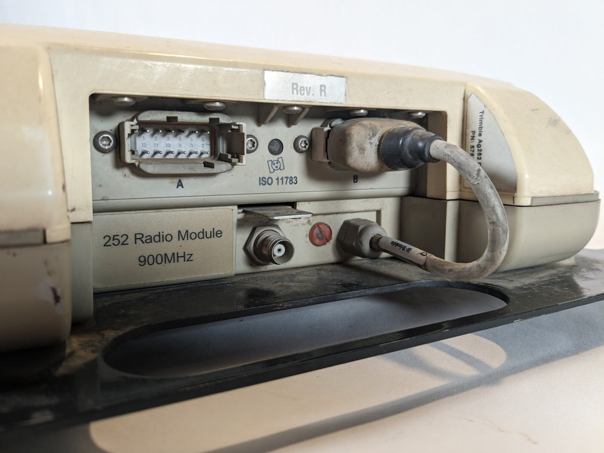 Trimble 252 Antenna with 900Mhz Radio – International Surveying